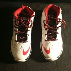 Nike LEBRON sneakers (toddler)